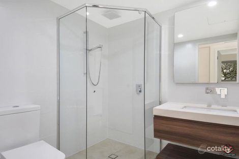 Property photo of 30 Brighton Parade Southport QLD 4215