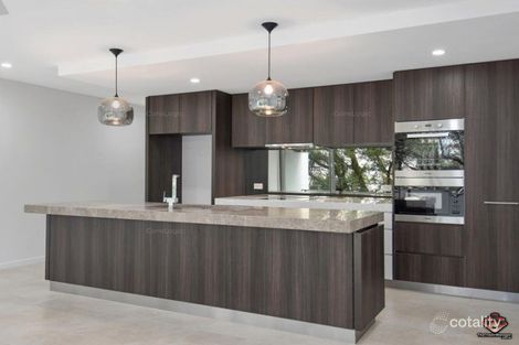 Property photo of 30 Brighton Parade Southport QLD 4215