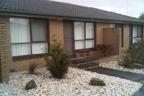 2/2 Roger Ct, Wendouree, VIC 3355