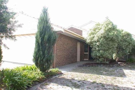 121 Courtenay Ave, Cranbourne North, VIC 3977