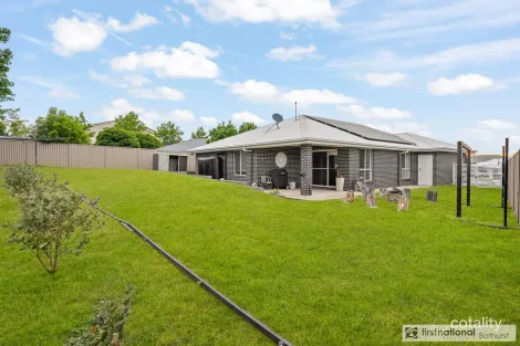 Property photo of 6 Byrne Close Kelso NSW 2795