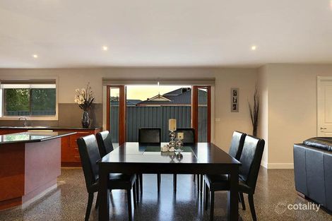 Property photo of 16 Highbury Drive Hillside VIC 3037