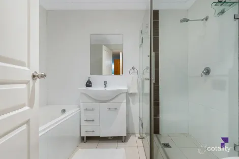 Property photo of 2/30 Chiswick Road Greenacre NSW 2190