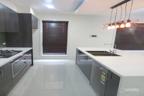 Property photo of 22 Evenglow Drive Wollert VIC 3750