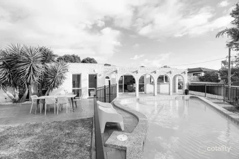 Property photo of 2 Jasmine Place Sylvania NSW 2224