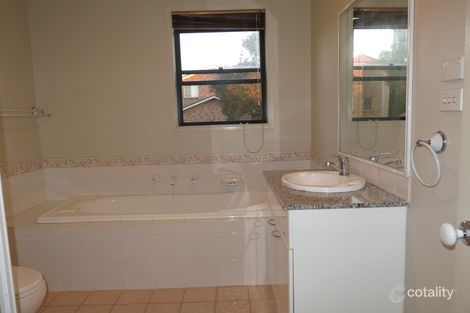 Property photo of 28 Rainham Circuit West Hoxton NSW 2171