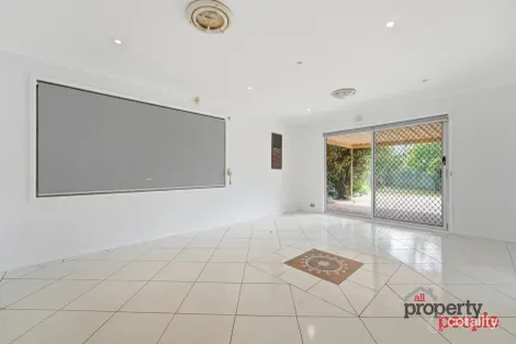 Property photo of 4 Sherack Place Minto NSW 2566