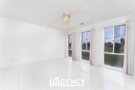 Property photo of 11 Pengana Way Cranbourne West VIC 3977
