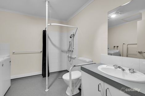 Property photo of 16/7 Severin Court Thurgoona NSW 2640