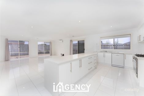Property photo of 11 Pengana Way Cranbourne West VIC 3977