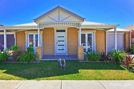 Property photo of 22 Wattletree Street Craigieburn VIC 3064