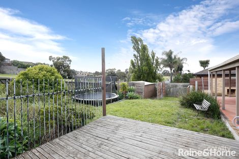 Property photo of 25 Linden Close Meadow Heights VIC 3048