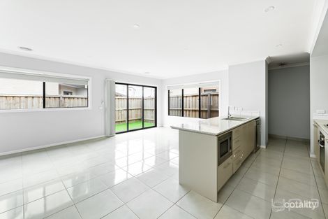 Property photo of 28 Leafy Road Werribee VIC 3030