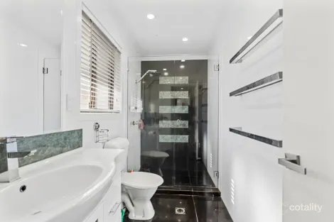 Property photo of 27 Bosun Parade Ashmore QLD 4214