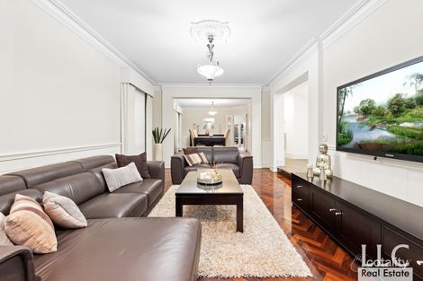 Property photo of 12 Gross Court Mount Waverley VIC 3149