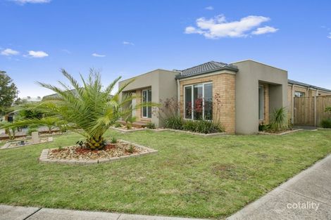 Property photo of 11 Bayley Place Cranbourne West VIC 3977