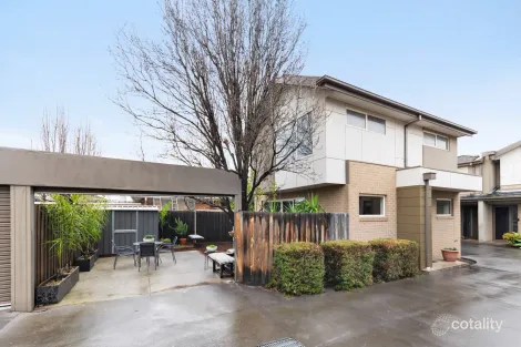 2/297 CUMBERLAND RD, PASCOE VALE, VIC 3044