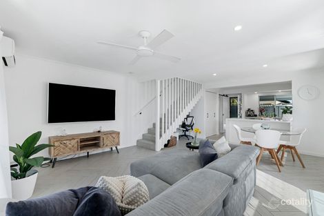 Property photo of 2/14 Warrie Close Paradise Point QLD 4216