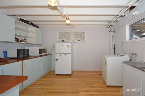 Property photo of 9 Paradise Street Point Vernon QLD 4655
