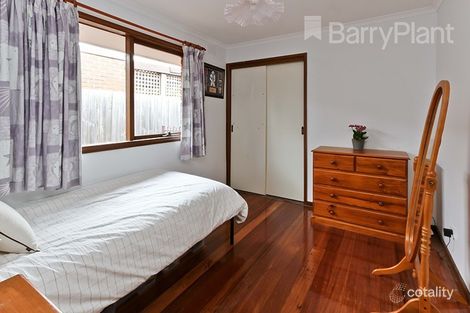 Property photo of 15 Peckover Court Endeavour Hills VIC 3802