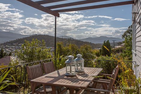 Property photo of 72 Karoola Road Lindisfarne TAS 7015