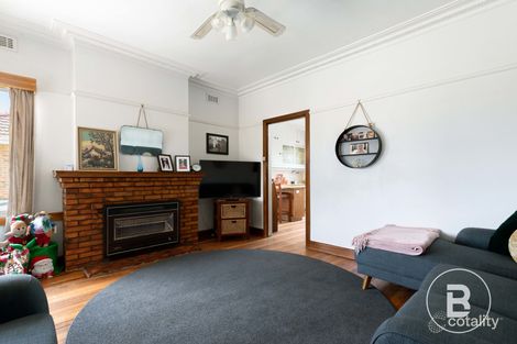 Property photo of 2 Shelley Street Wendouree VIC 3355