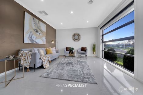 Property photo of 8 Stag Close Cranbourne East VIC 3977