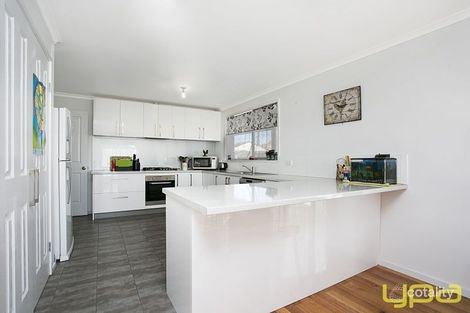 Property photo of 65 Dobell Avenue Sunbury VIC 3429