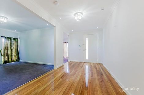 Property photo of 11 McLaren Chase Caroline Springs VIC 3023