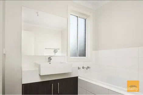 Property photo of 2/12 Marlo Drive Harkness VIC 3337