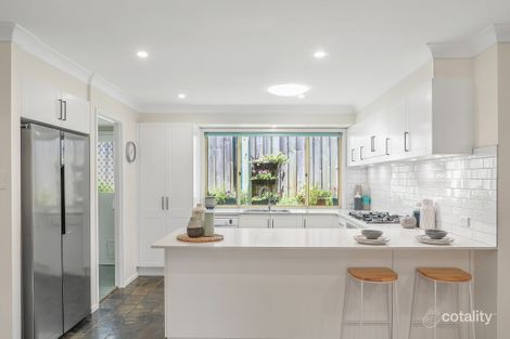 Property photo of 6 Inverness Close Green Point NSW 2251