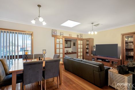 Property photo of 10 Queenscliff Road Thomastown VIC 3074
