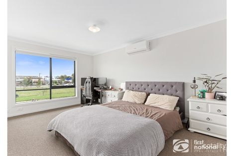 Property photo of 5 Daphne Walk Clyde VIC 3978