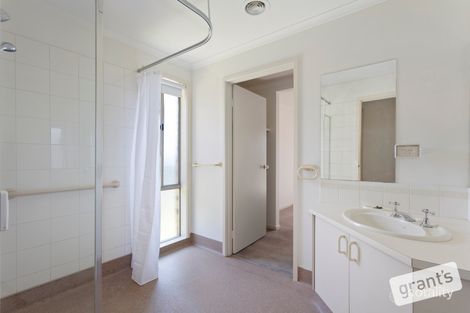 Property photo of 2/8 Lancaster Avenue Narre Warren VIC 3805