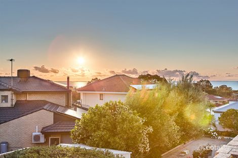 20 Amity Bvd, Coogee, WA 6166