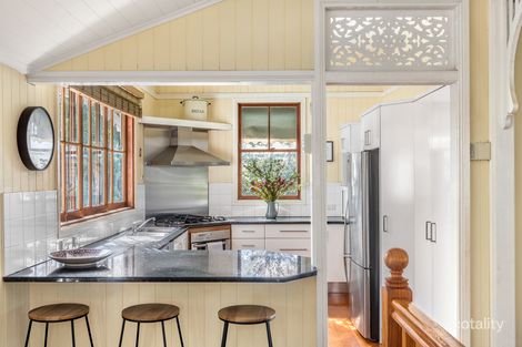 Property photo of 8 Kent Road Wooloowin QLD 4030
