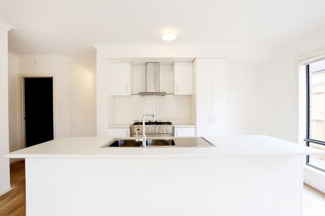 Property photo of 24 Newbury Street Keysborough VIC 3173