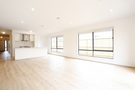 Property photo of 24 Newbury Street Keysborough VIC 3173