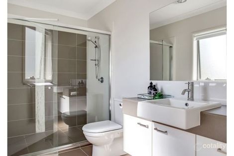 Property photo of 20 Emily Way Varsity Lakes QLD 4227