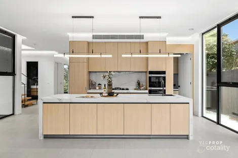 Property photo of 77 Chatsworth Quadrant Templestowe Lower VIC 3107