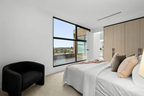 Property photo of 77 Chatsworth Quadrant Templestowe Lower VIC 3107