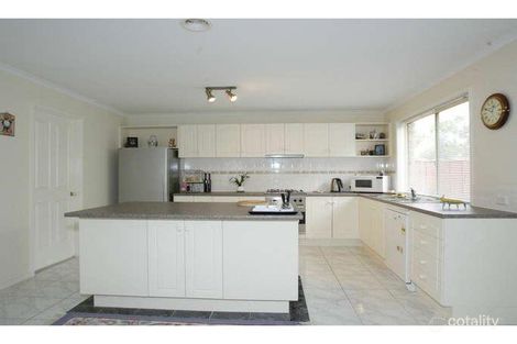 Property photo of 2 Clarke Place Mount Waverley VIC 3149