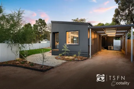 34 Lawrence St, Maldon, VIC 3463