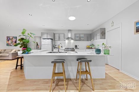 Property photo of 6 Lavender Avenue Pakenham VIC 3810