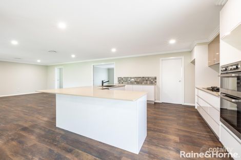 Property photo of 5 Lew Avenue Eglinton NSW 2795