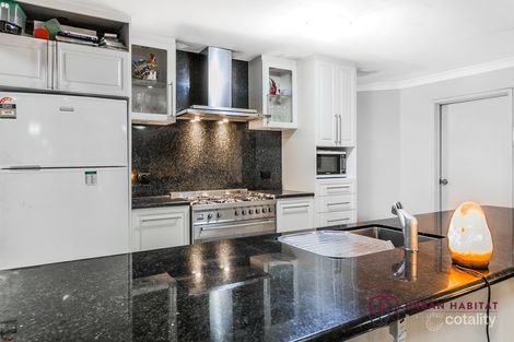 Property photo of 12 Riley Place Leda WA 6170