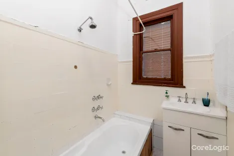 Property photo of 81 Farm Street Newport VIC 3015