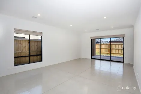 Property photo of 13 Stringybark Drive Donnybrook VIC 3064