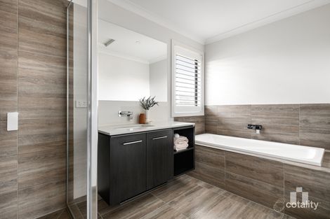 Property photo of 9 Holcombe Court Doreen VIC 3754