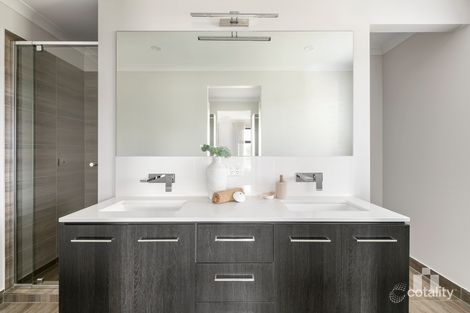 Property photo of 9 Holcombe Court Doreen VIC 3754